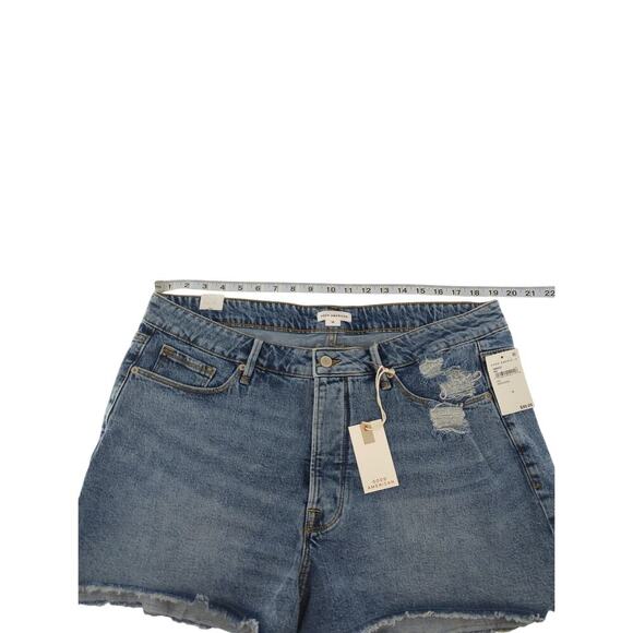 Good American Bombshell Shorts 18 - Picture 10 of 16